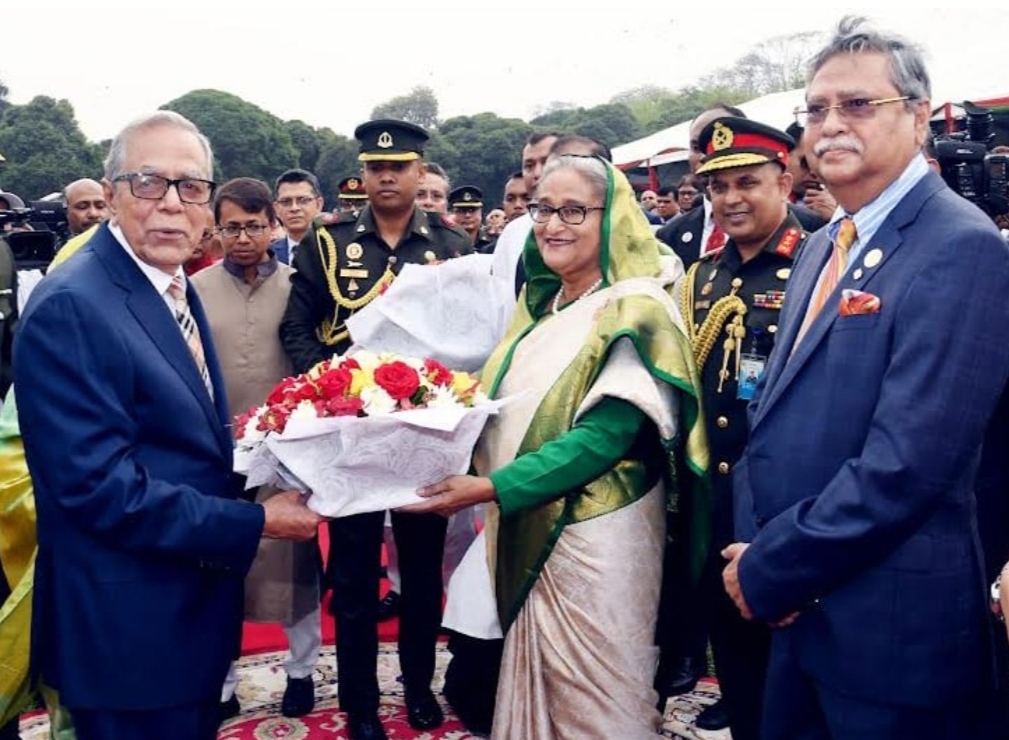 স্বাধীনতা দিবসে রাষ্ট্রপতির সংবর্ধনায় প্রধানমন্ত্রীর যোগদান