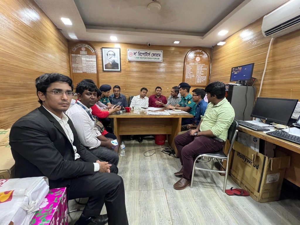 সুপ্রীম কোর্টে সাংবাদিকদের ওপর হামলার ঘটনায় ডিএমপি কমিশনারের দুঃখ প্রকাশ