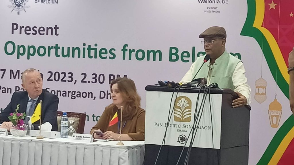 রাজনৈতিক স্থিতিশীলতার কারণে বিনিয়োগে আগ্রহ বাড়ছে বিদেশিদের  : তথ্যমন্ত্রী