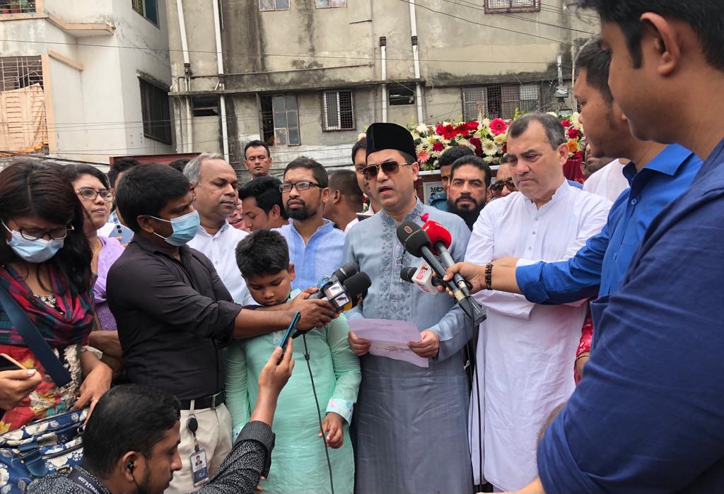 বঙ্গবাজারের অগ্নিকাণ্ডে ক্ষতিগ্রস্ত ব্যবসায়ীদের পর্যাপ্ত অনুদান দেবেন প্রধানমন্ত্রী: মেয়র শেখ তাপস