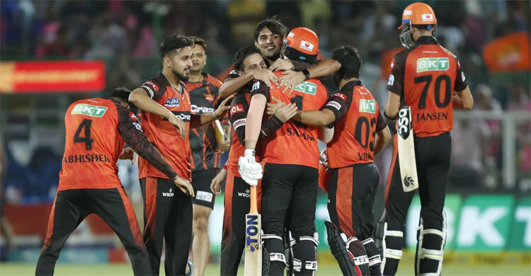 শেষ বলে ছক্কা মেরে রাজস্থানকে হারালো হায়দরাবাদ