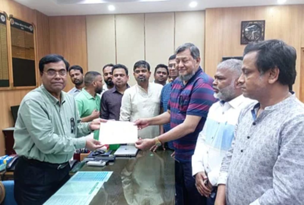 বিএনপির নিবন্ধন বাতিলের দাবিতে ইসিতে যুবলীগের স্মারকলিপি