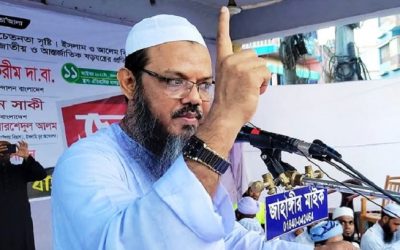 বুকে ব্যথা নিয়ে হাসপাতালে ফয়জুল করীম