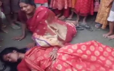 পুলিশ স্বামীর বাড়িতে গিয়ে মারধরের শিকার নববধূ