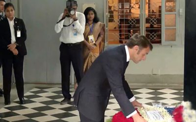 বঙ্গবন্ধুর প্রতিকৃতিতে শ্রদ্ধা জানালেন ফ্রান্সের প্রেসিডেন্ট