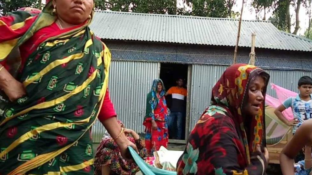 ঘুমের মধ্যে সাপে কামড়, স্কুলছাত্রীর মৃত্যু