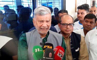 ‘অর্থনীতি চাপের মধ্যে আছে সরকারপ্রধান স্বীকার করেছেন’