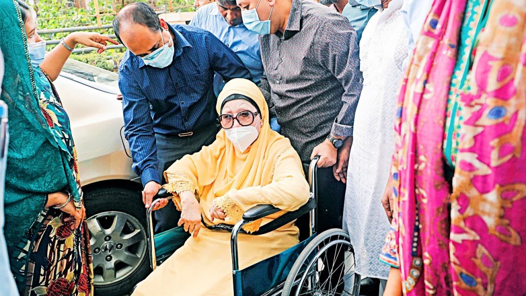 আবেদনের নামে প্রহসন ‘ঔদ্ধত্যপূর্ণ আচরণ’, আদালতে যাবে না বিএনপি