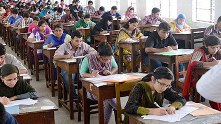 মাস্টারকার্ডে ইলেক্ট্রনিক ডিভাইস, শিক্ষক নিয়োগ পরীক্ষায় আটক ৩৫
