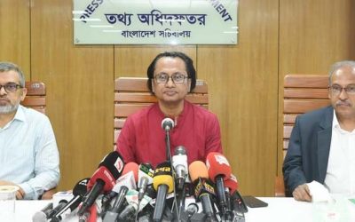 আওয়ামী লীগ নিষিদ্ধের সিদ্ধান্ত নেবে আদালত : তথ্য উপদেষ্টা