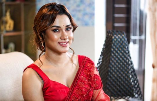 গ্রেপ্তার হওয়া সেই ব্যবসায়ীর সঙ্গে সম্পর্ক নিয়ে মুখ খুললেন নায়িকা ববি