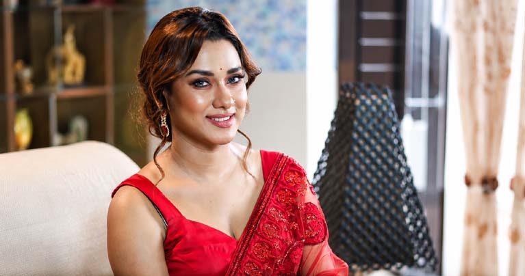 গ্রেপ্তার হওয়া সেই ব্যবসায়ীর সঙ্গে সম্পর্ক নিয়ে মুখ খুললেন নায়িকা ববি