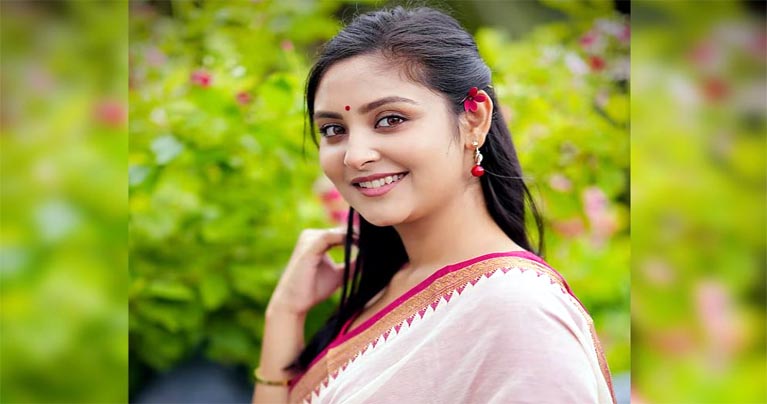 প্রেমিকের ছবি প্রকাশ করে যা বললেন নীহা